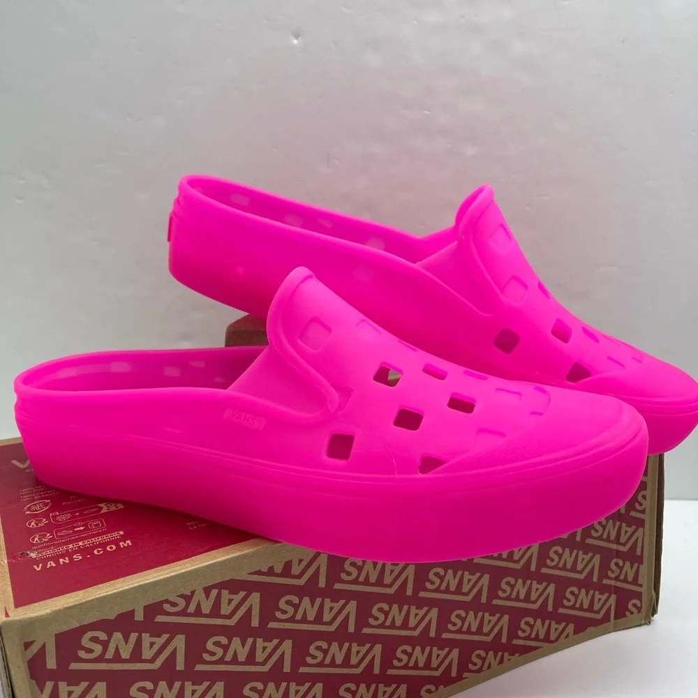 Vans Men’s Slip-On Mule Trk Hot Pink VN0005V8AFJ Vibrant Pink Slip-On Clogs